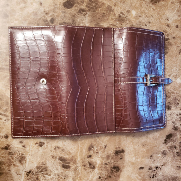 Ladies Wallet - Picture 2 of 3